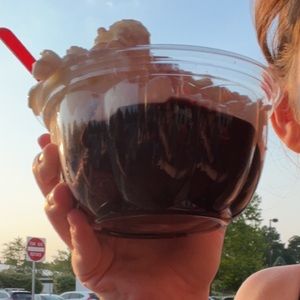 Meet your Posher, Bee